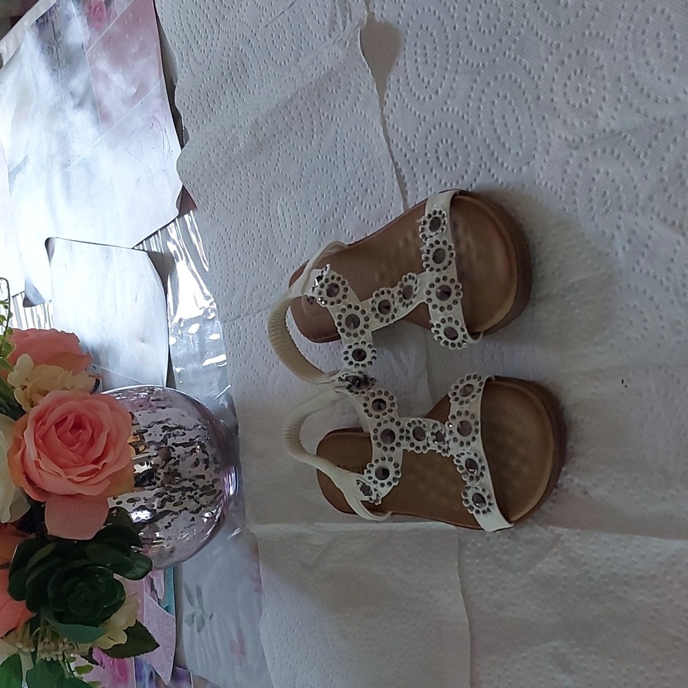 White Floral Embellished Women's Sandals